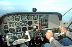 train with qualified flight instructors